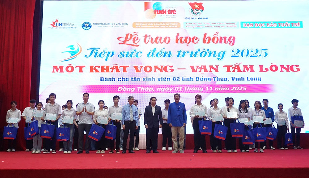 Tiếp sức đến trường cho 62 tân sinh viên Đồng Tháp – Vĩnh Long