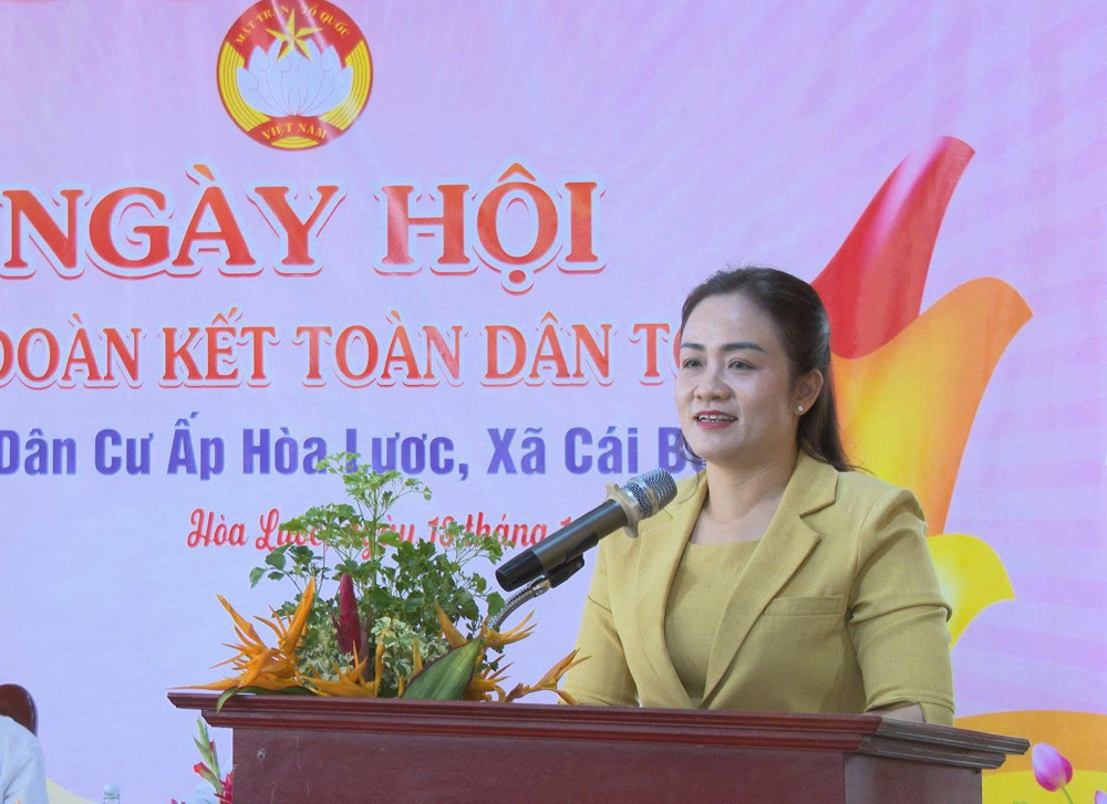 Lãnh đạo Tỉnh uỷ dự Ngày hội Đại đoàn kết toàn dân tộc tại ấp Hòa Lược